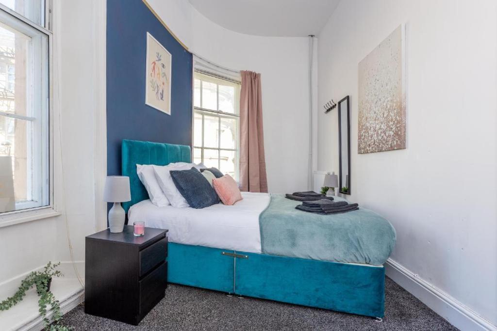 Newcastle'S Most Central Apartment - Sleeps 10 Exteriör bild