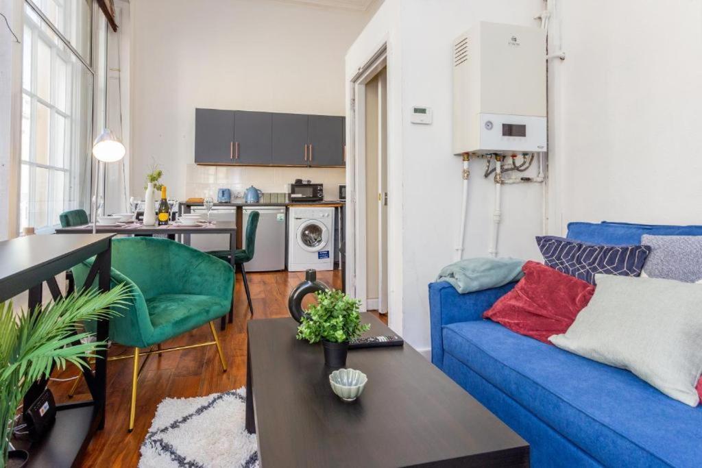 Newcastle'S Most Central Apartment - Sleeps 10 Exteriör bild