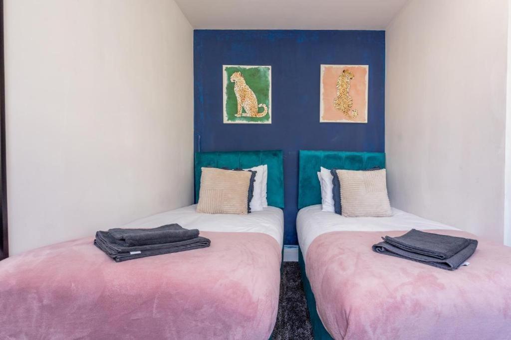 Newcastle'S Most Central Apartment - Sleeps 10 Exteriör bild