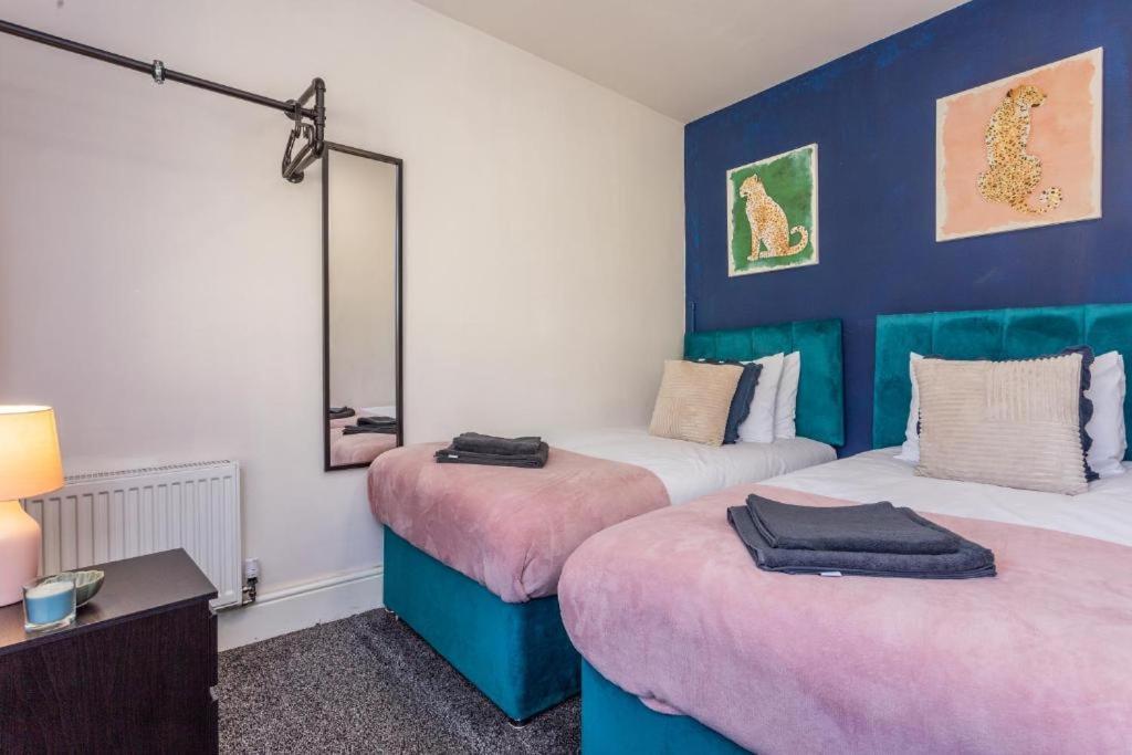 Newcastle'S Most Central Apartment - Sleeps 10 Exteriör bild