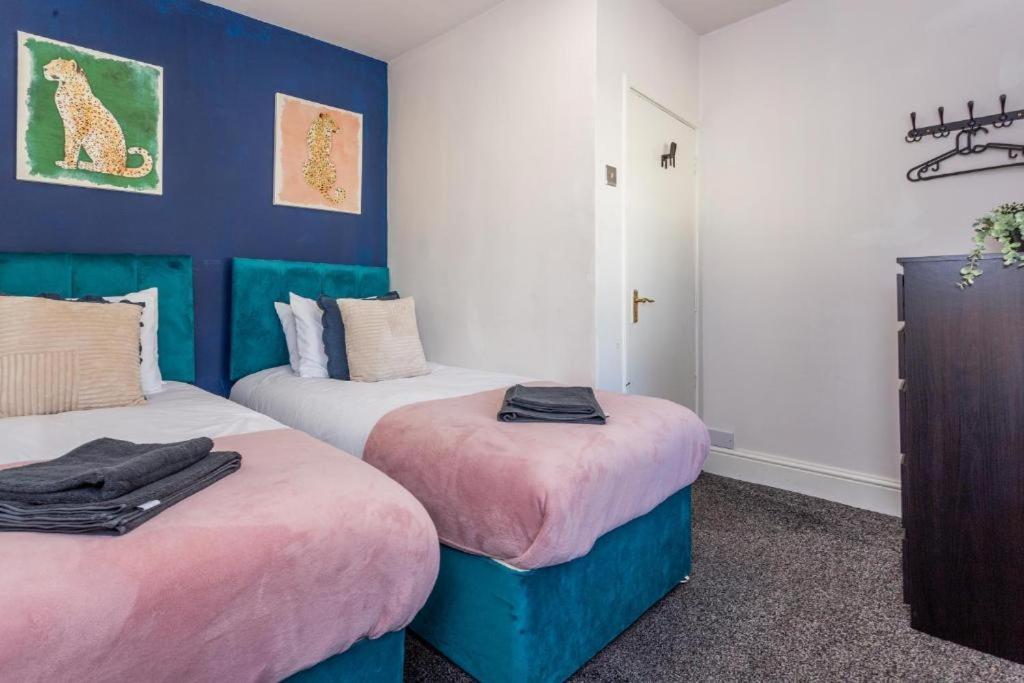 Newcastle'S Most Central Apartment - Sleeps 10 Exteriör bild