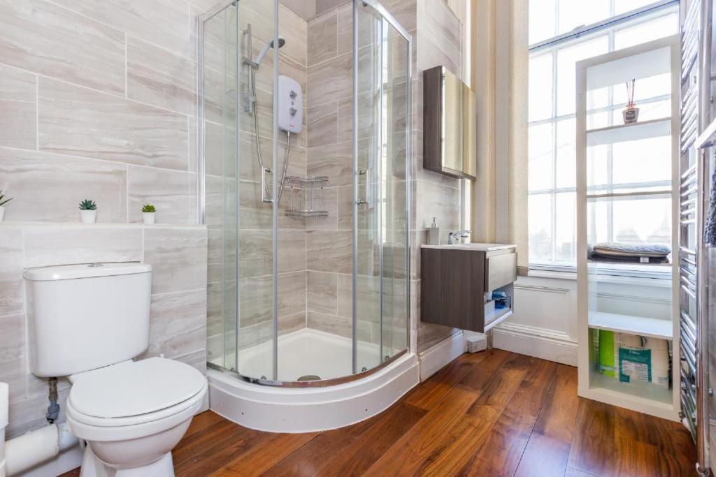 Newcastle'S Most Central Apartment - Sleeps 10 Exteriör bild