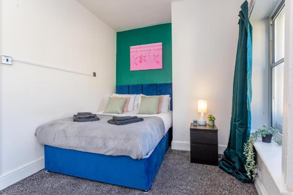 Newcastle'S Most Central Apartment - Sleeps 10 Exteriör bild