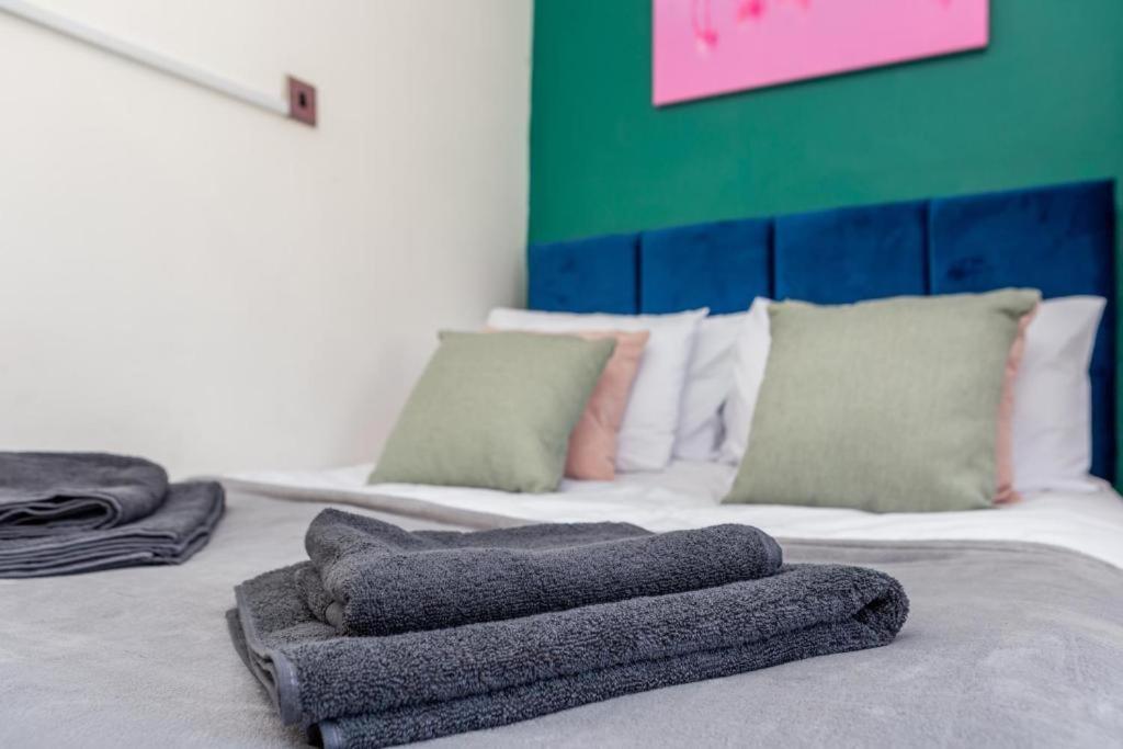 Newcastle'S Most Central Apartment - Sleeps 10 Exteriör bild